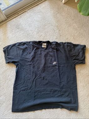 Y2K Nike Men’s Black Short-Sleeve Logo T-Shirt